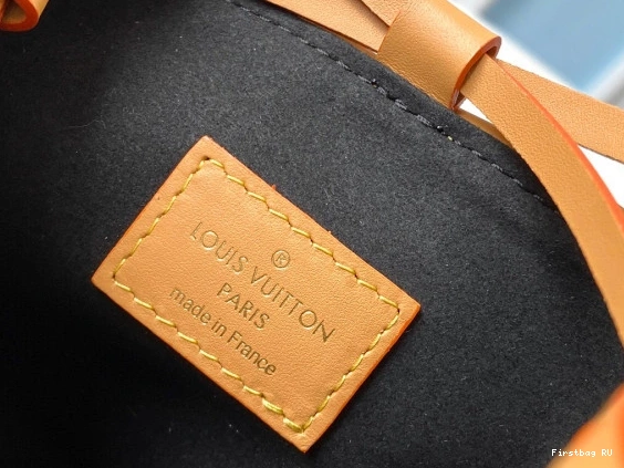 First bag ru LOUIS VUITTON PURSE NOÉ 0803